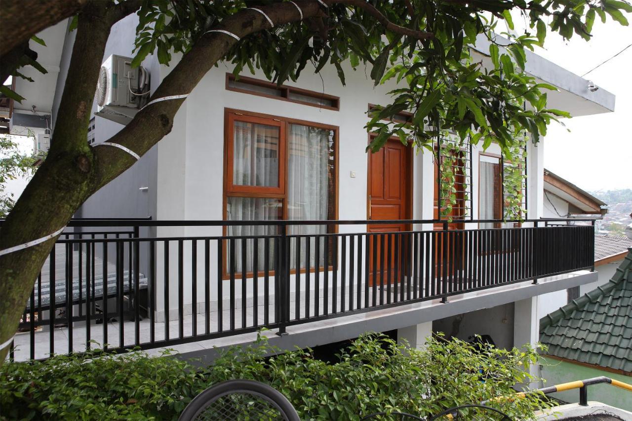 Oyo 569 Cigadung Guest House Syariah Bandung Ngoại thất bức ảnh