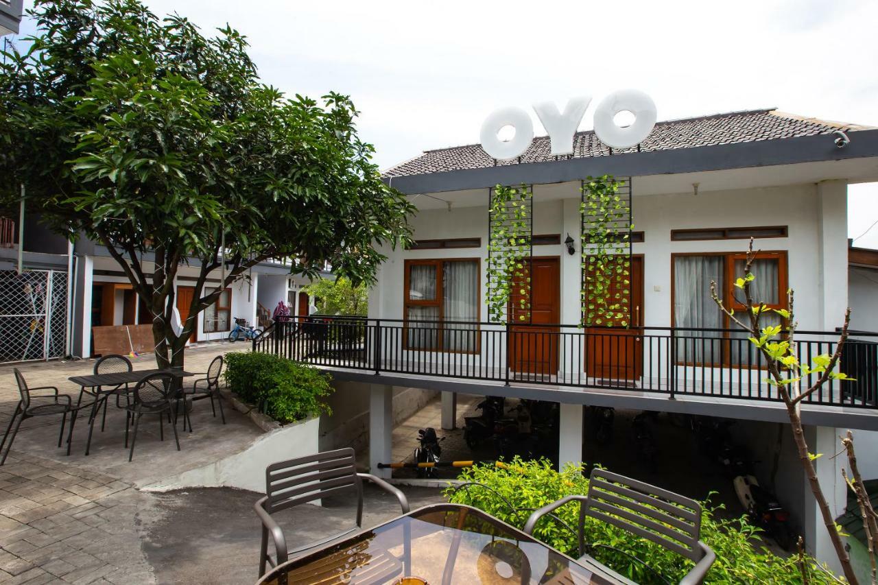 Oyo 569 Cigadung Guest House Syariah Bandung Ngoại thất bức ảnh